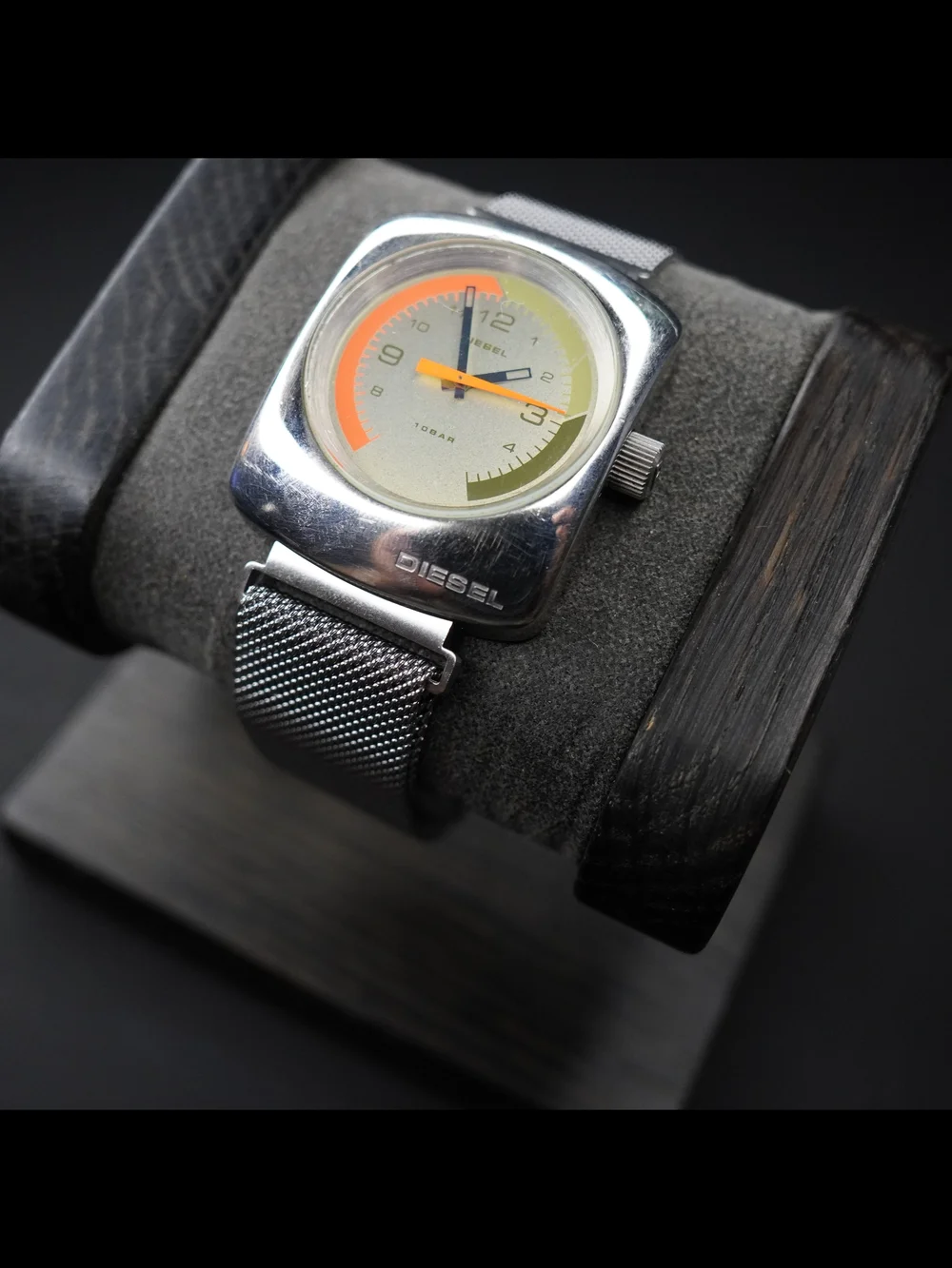 Vintage Diesel DZ-2022 Men's Quartz Watch Silver Mesh Band Orange Green Dial 10